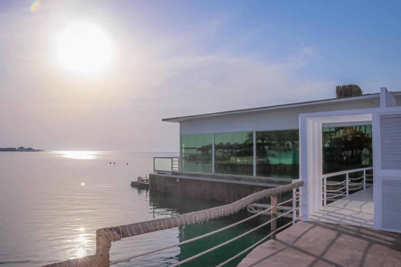 Lagoona Beach Luxury Resort And Spa Manama Eksteriør billede The Dead Sea