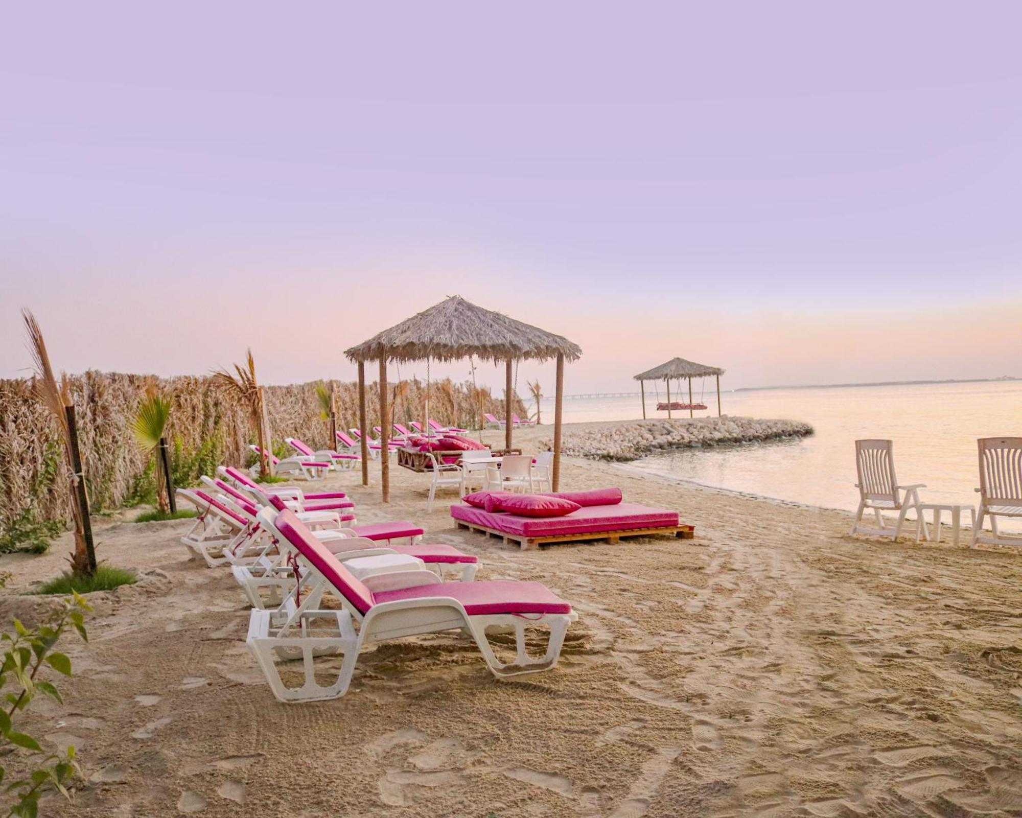 Lagoona Beach Luxury Resort And Spa Manama Eksteriør billede Beach at the resort
