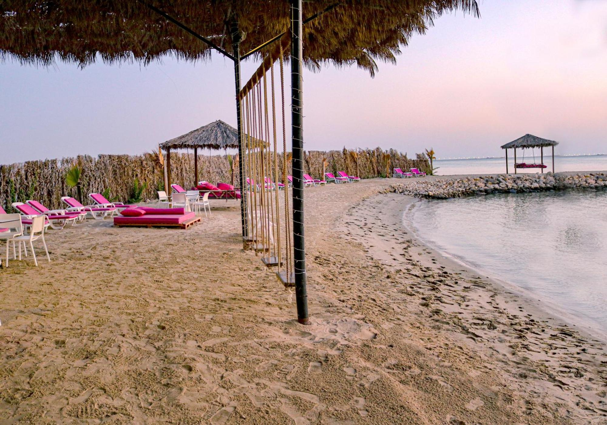 Lagoona Beach Luxury Resort And Spa Manama Eksteriør billede Beach in Hurghada
